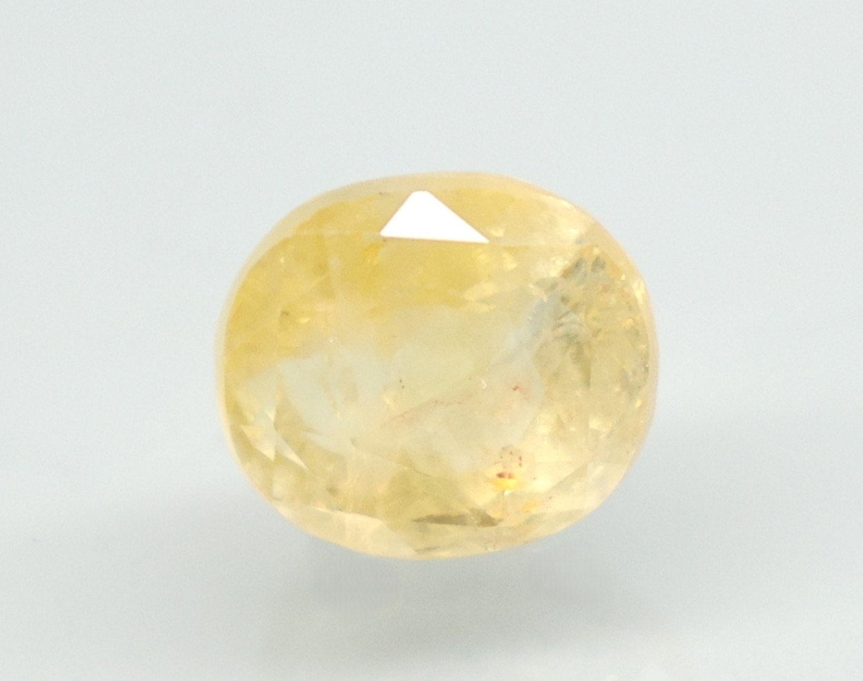 YELLOW SAPPHIRE 5.65 Ct.