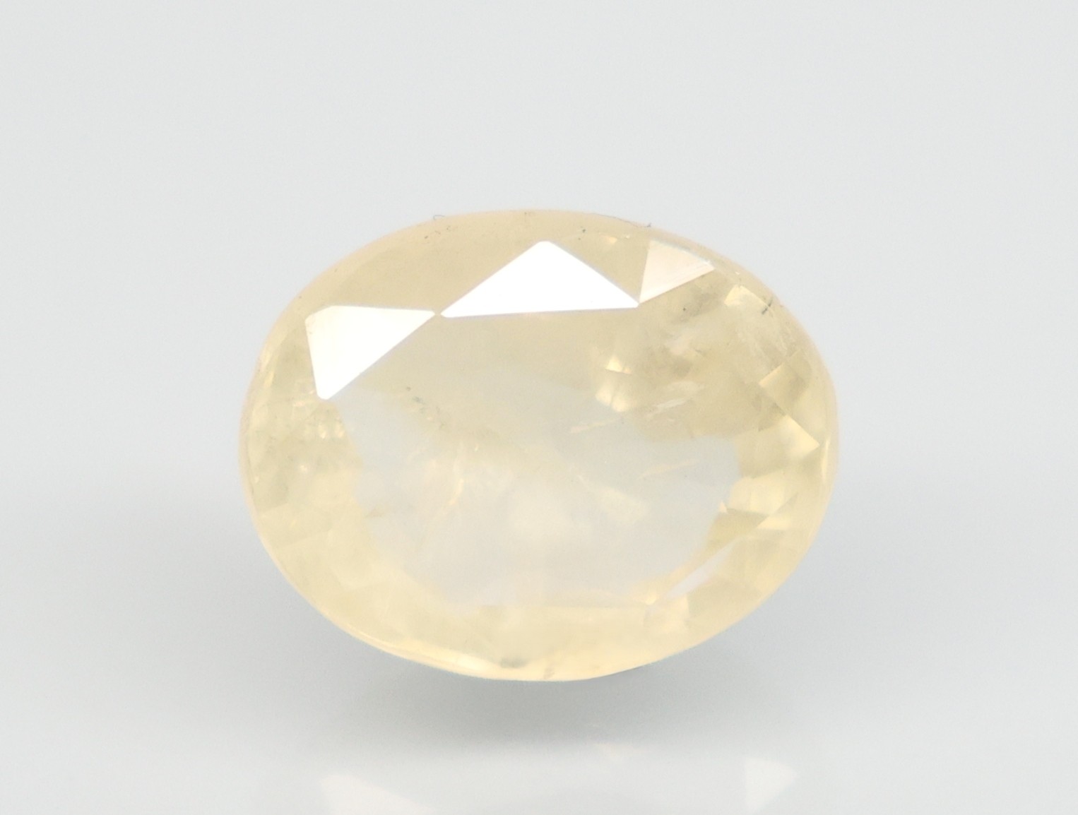 YELLOW SAPPHIRE 6.26 Ct.