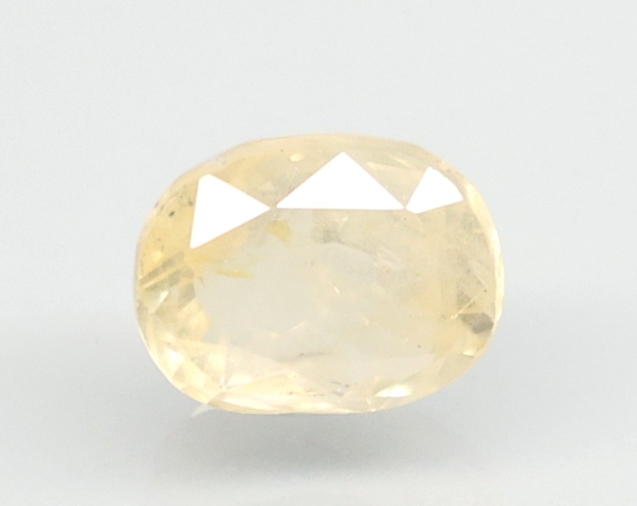 YELLOW SAPPHIRE 4.48 Ct.