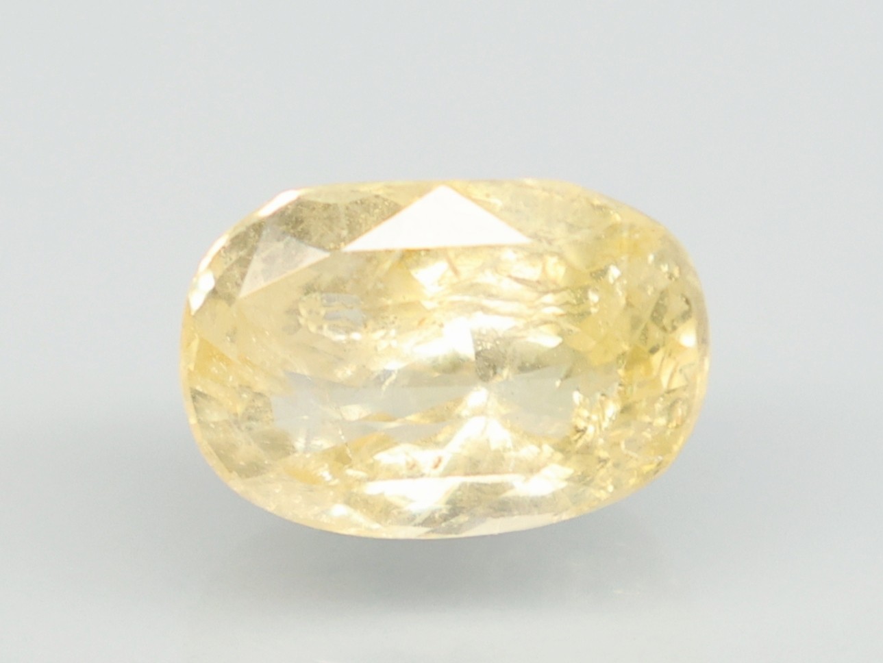 YELLOW SAPPHIRE 4.7 Ct.