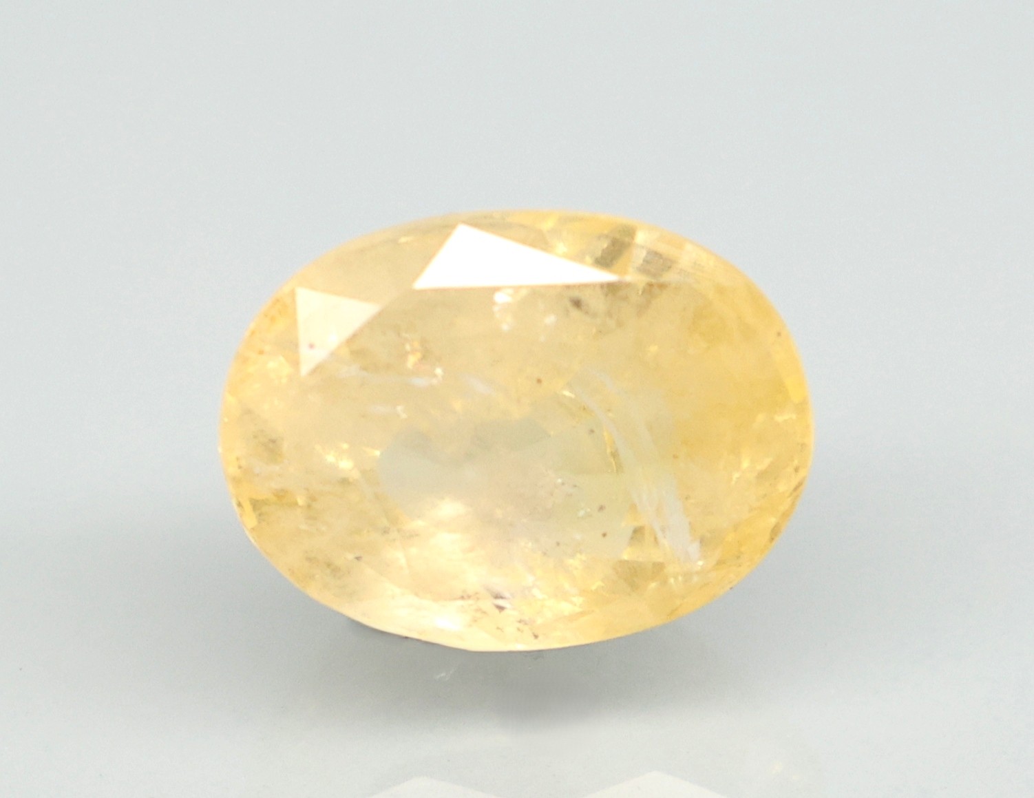 YELLOW SAPPHIRE 7.08 Ct.