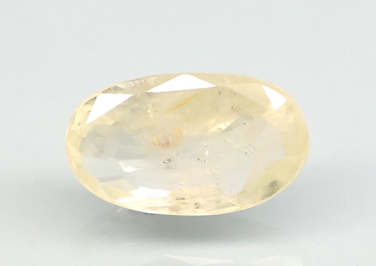 YELLOW SAPPHIRE 5.52 Ct.