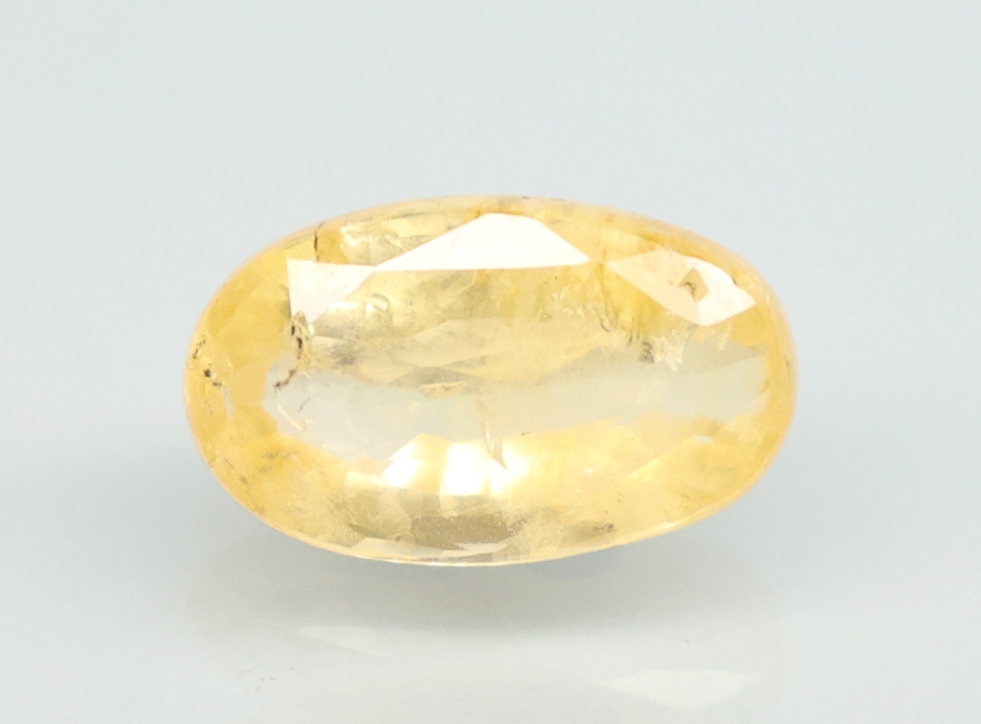 YELLOW SAPPHIRE 5.6 Ct.