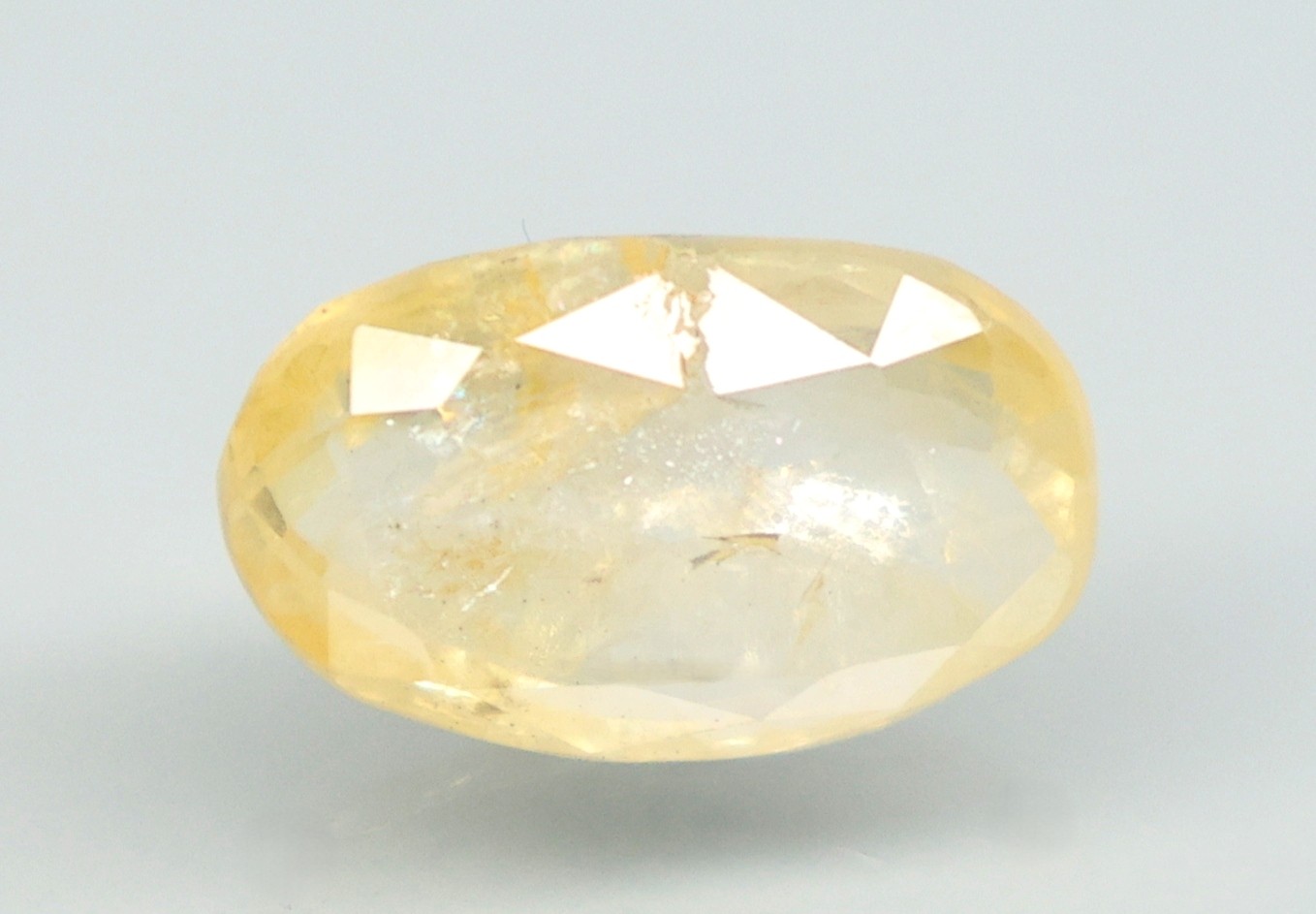 YELLOW SAPPHIRE 5.54 Ct.