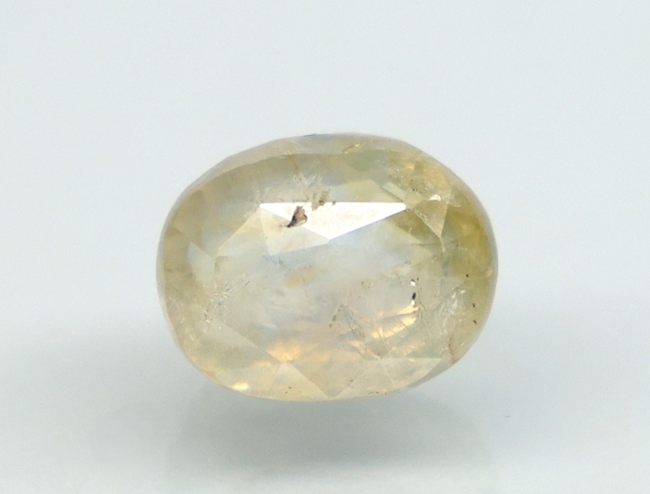 YELLOW SAPPHIRE 5.53 Ct.