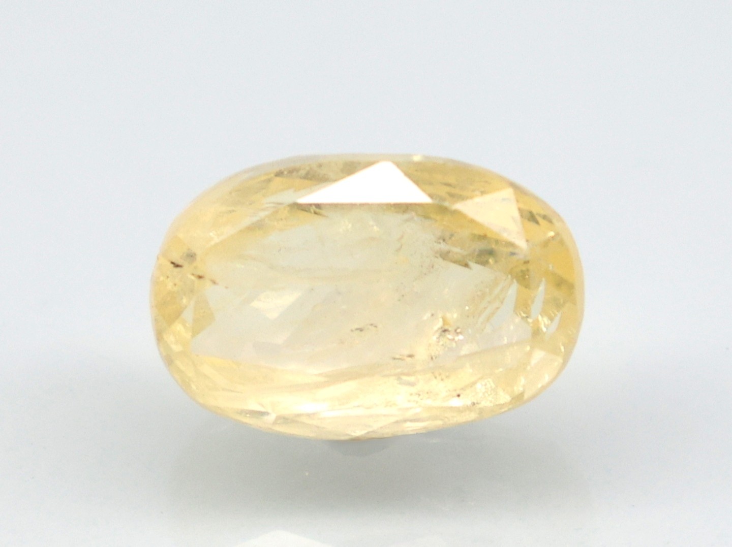 YELLOW SAPPHIRE 5.54 Ct.
