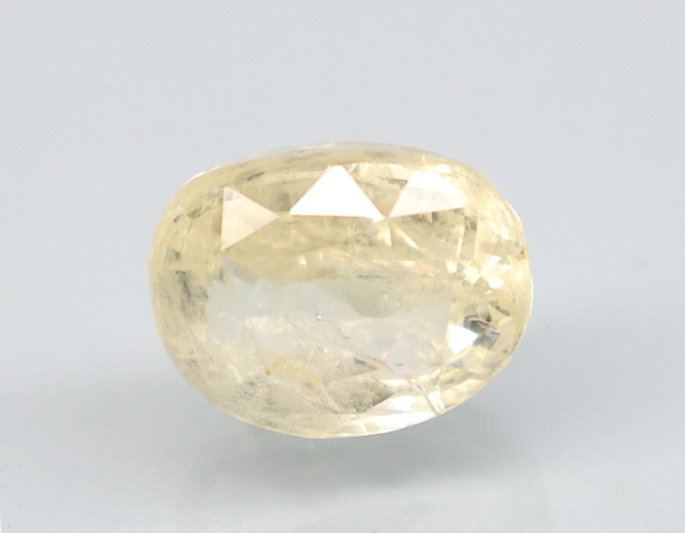 YELLOW SAPPHIRE 6.78 Ct.
