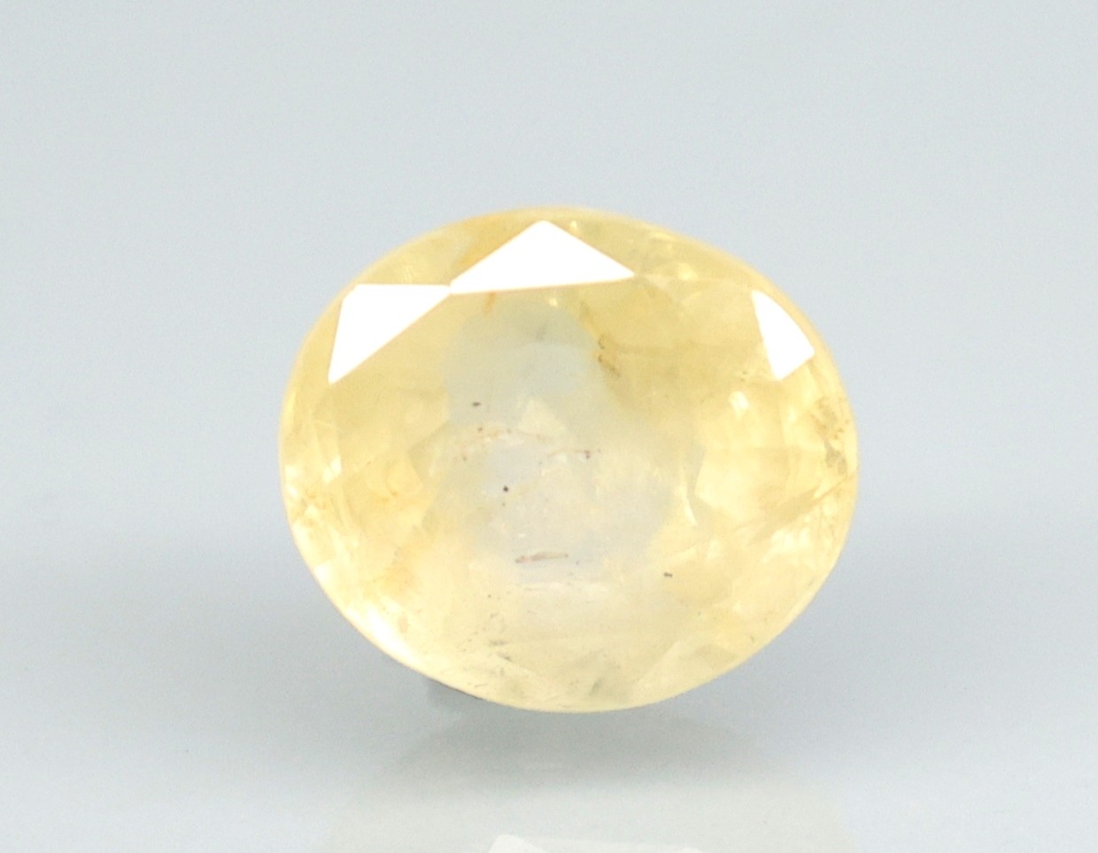 YELLOW SAPPHIRE 4.81 Ct.
