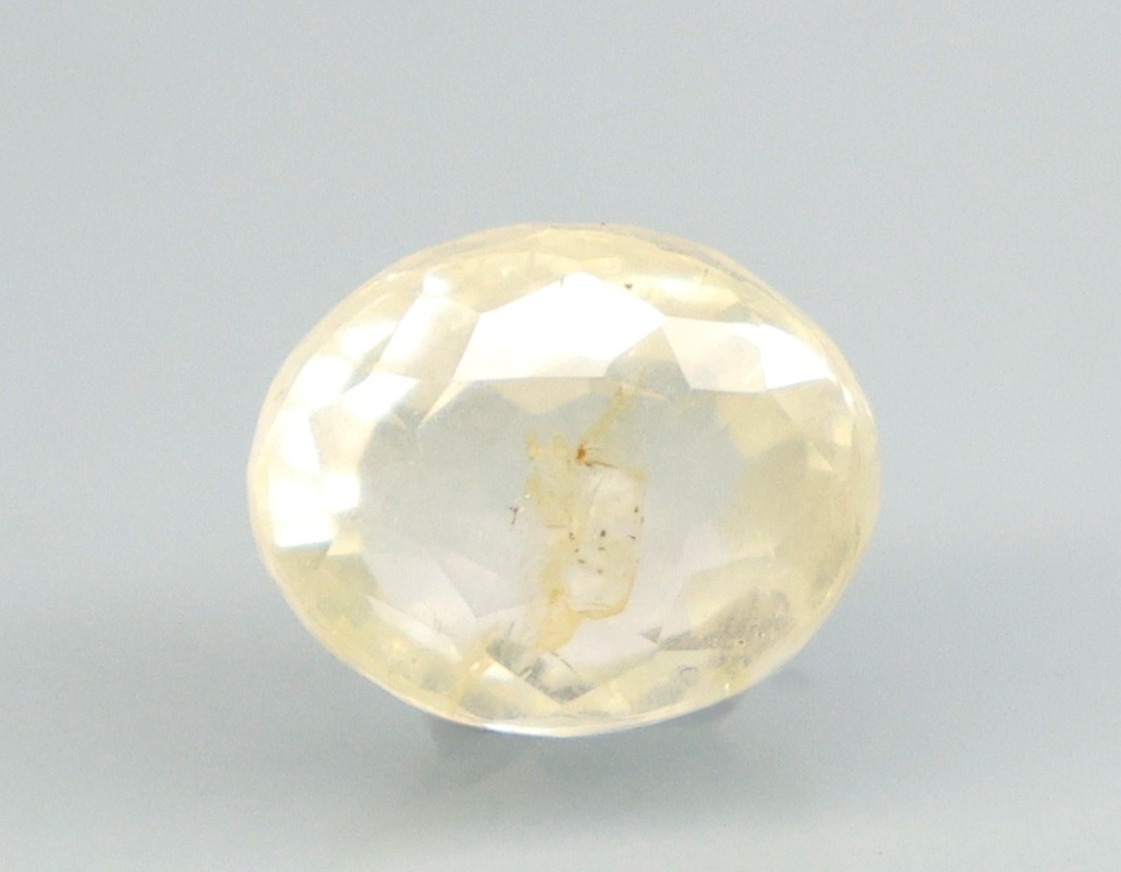 YELLOW SAPPHIRE 5.05 Ct.