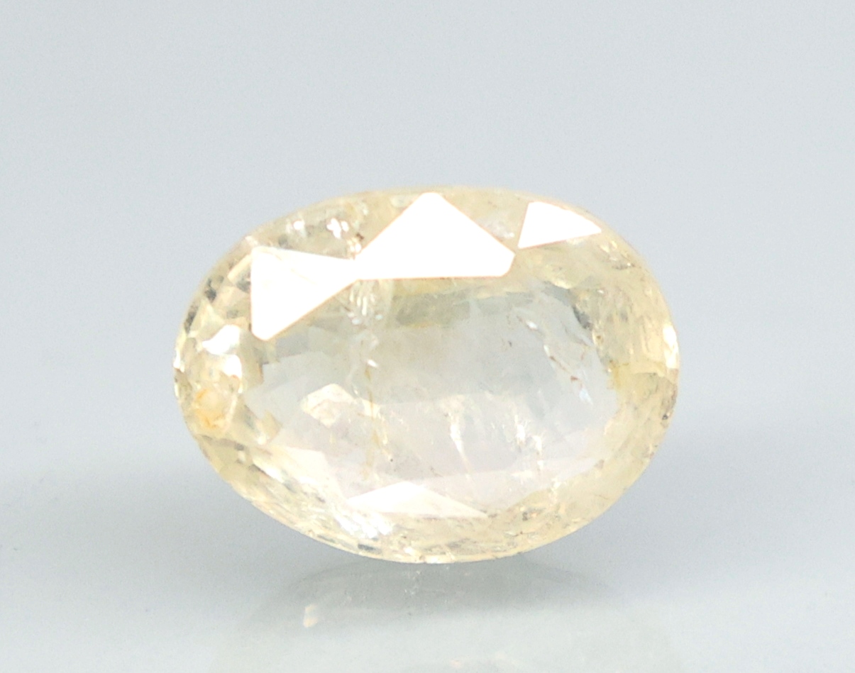 YELLOW SAPPHIRE 5.03 Ct.