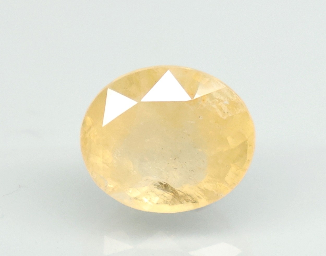 YELLOW SAPPHIRE 5.01 Ct.