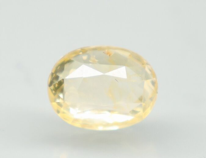 YELLOW SAPPHIRE 5.13 Ct. 1 NYSP8931 1 YELLOW SAPPHIRE 5.13 Ct.