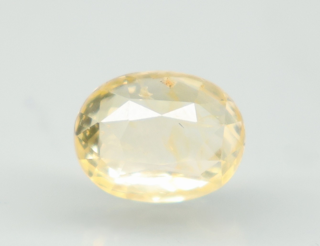 YELLOW SAPPHIRE 5.13 Ct.