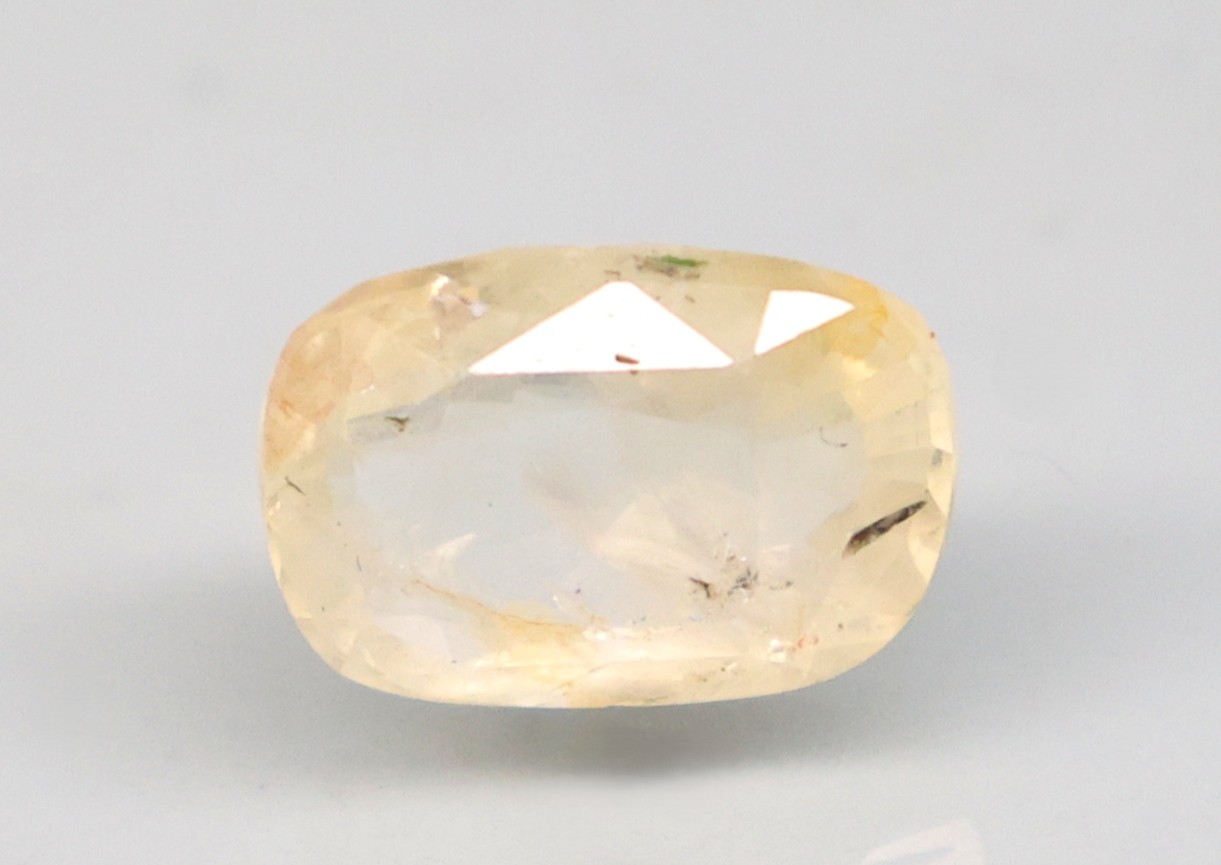 YELLOW SAPPHIRE 5.37 Ct.