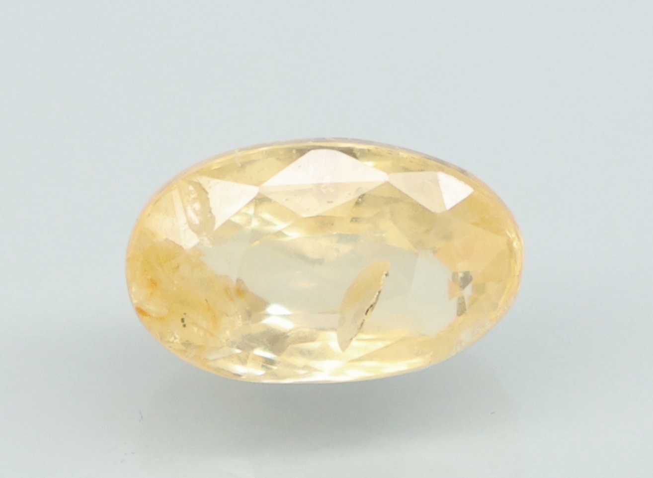 YELLOW SAPPHIRE 5.32 Ct.