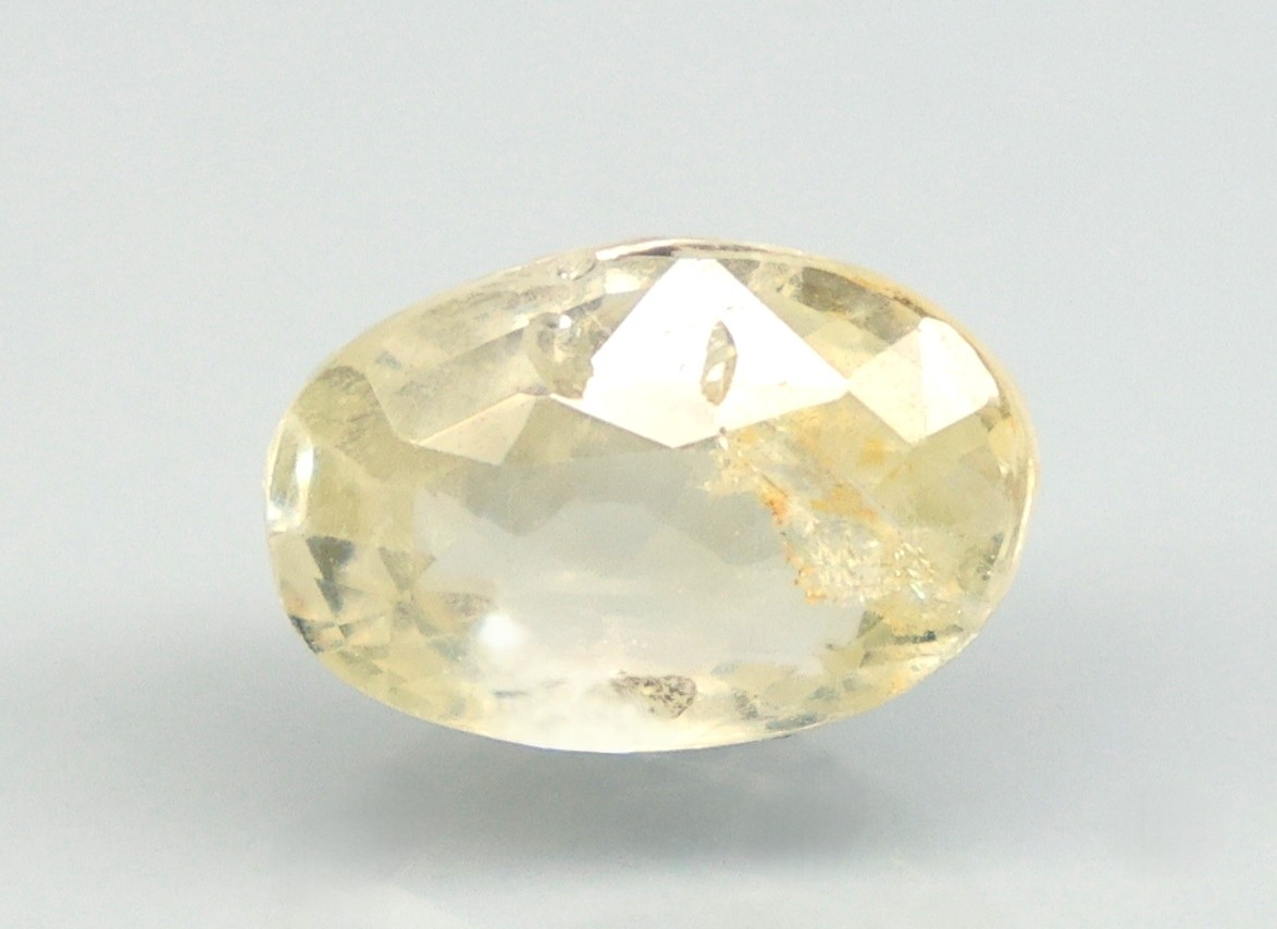 YELLOW SAPPHIRE 3.61 Ct.