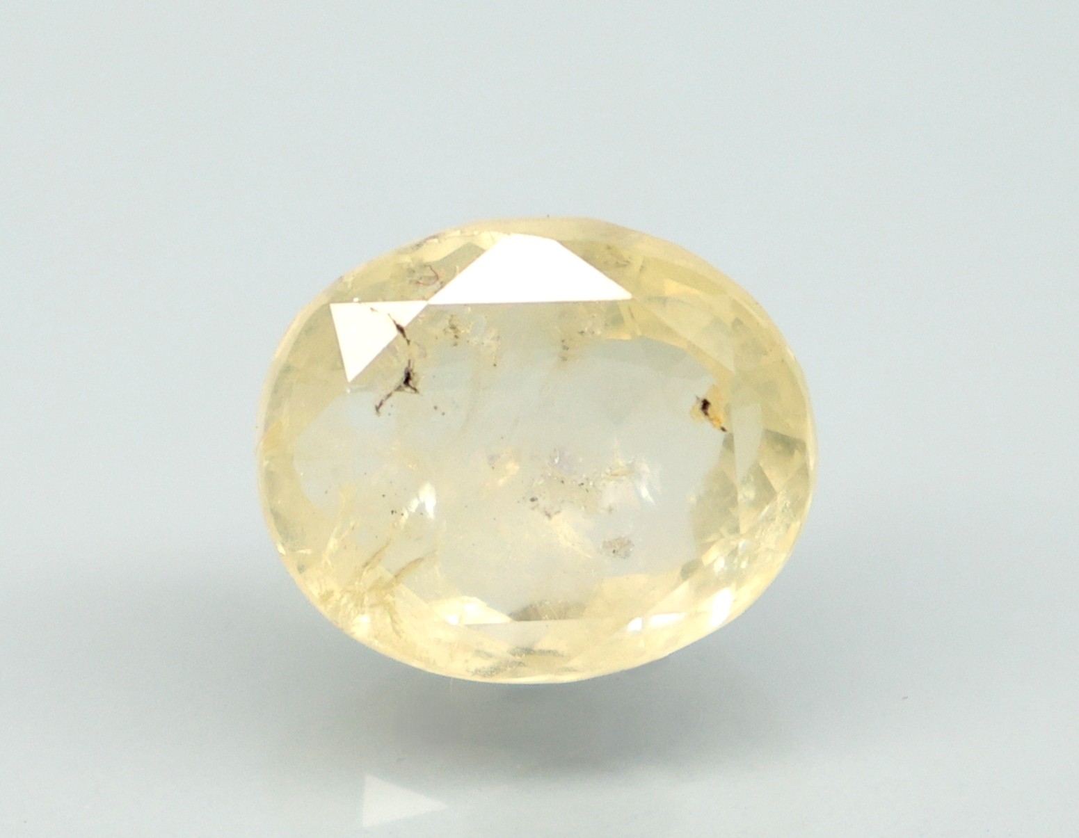 YELLOW SAPPHIRE 7.68 Ct.