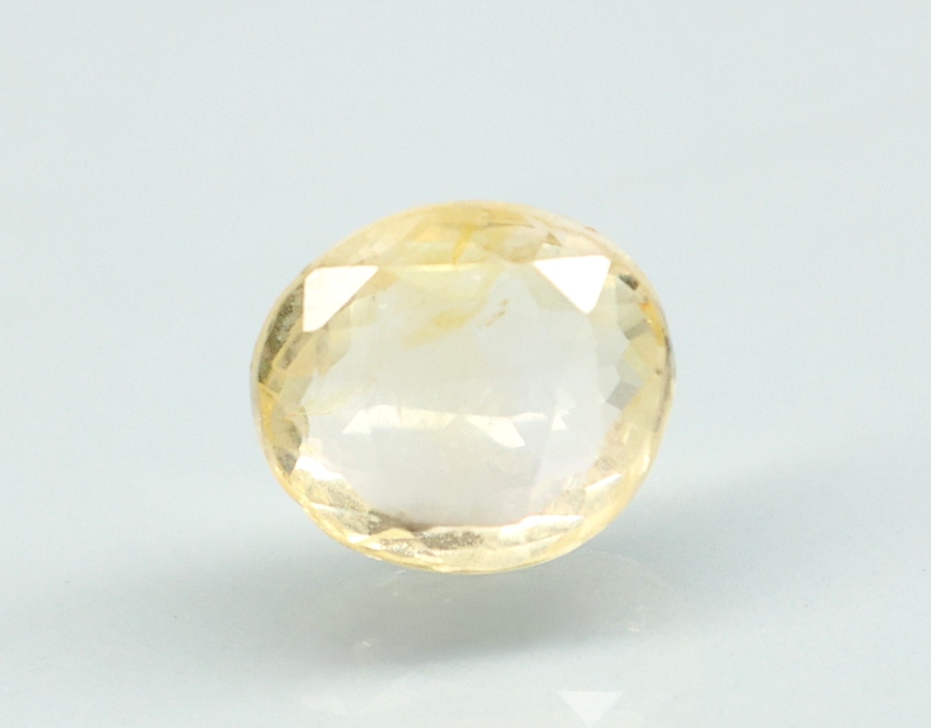 YELLOW SAPPHIRE 4.51 Ct.