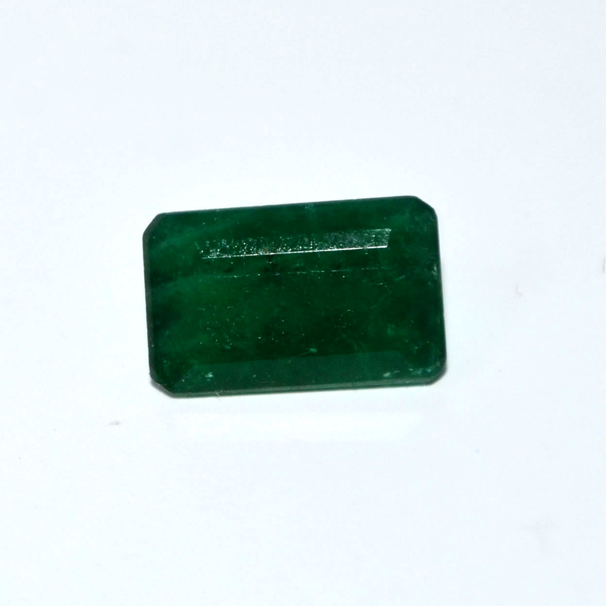 EMERALD 4.85 Ct. 2 EMR22111 1 EMERALD 4.85 Ct.