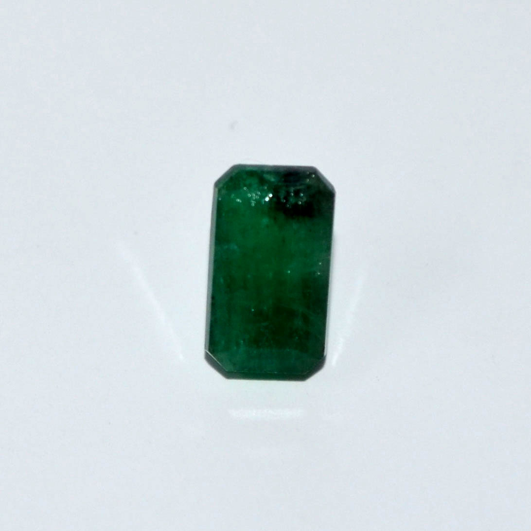 EMR22396 1 EMERALD 3.89 Ct.