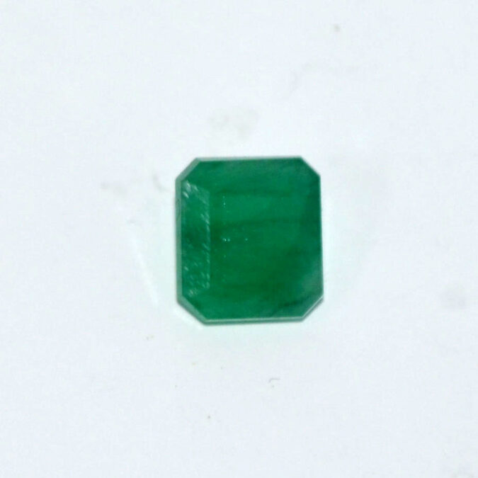 EMERALD 3.92 Ct. EMERALD 3.92 Ct.