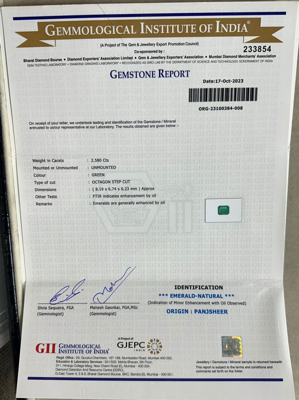 EMRD17599 2 EMERALD 2.58 Ct.