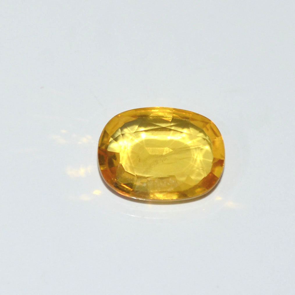 YELLOW SAPPHIRE 4.2 Ct.