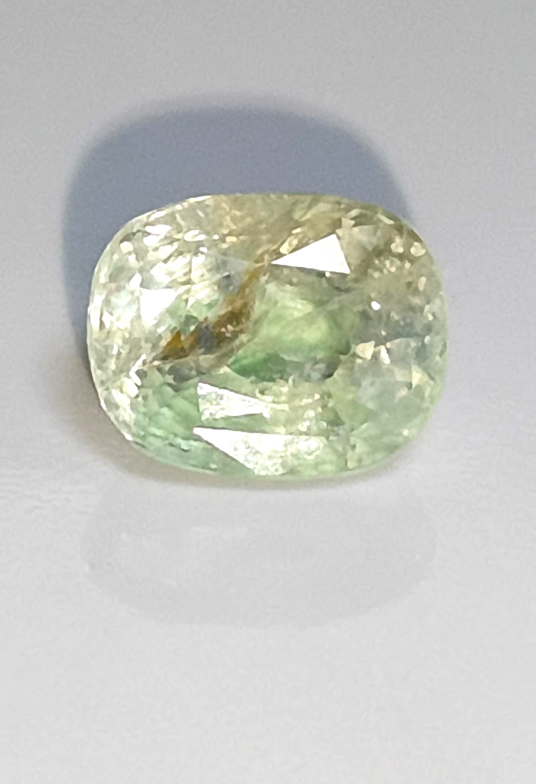 YELLOW SAPPHIRE 4.66 Ct.