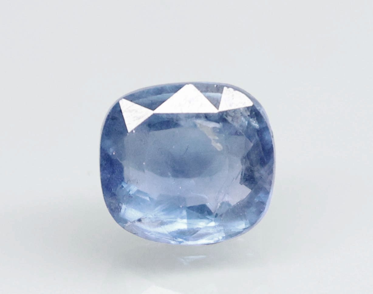 BLUE SAPPHIRE 4.22 Ct.