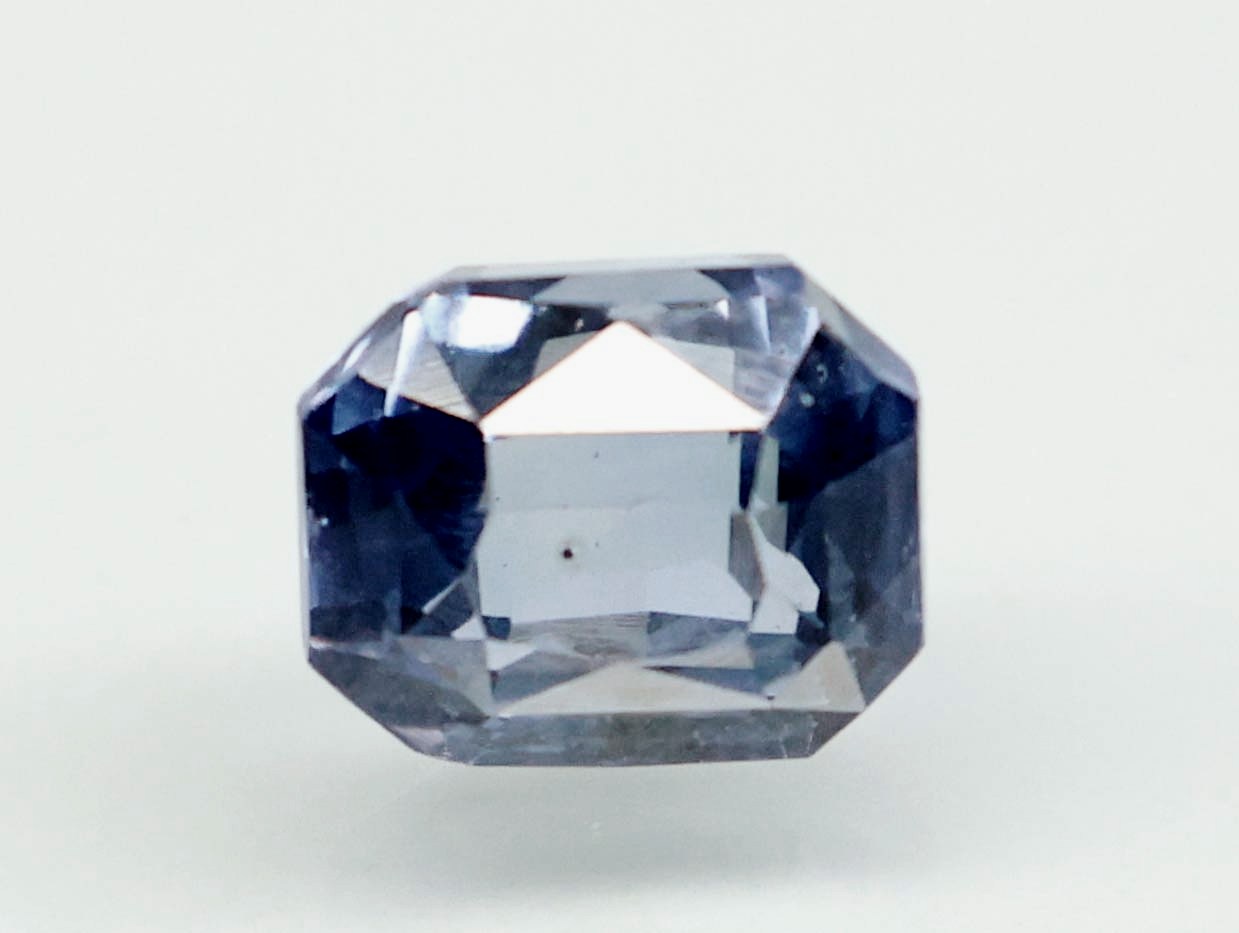 BLUE SAPPHIRE 5.23 Ct.