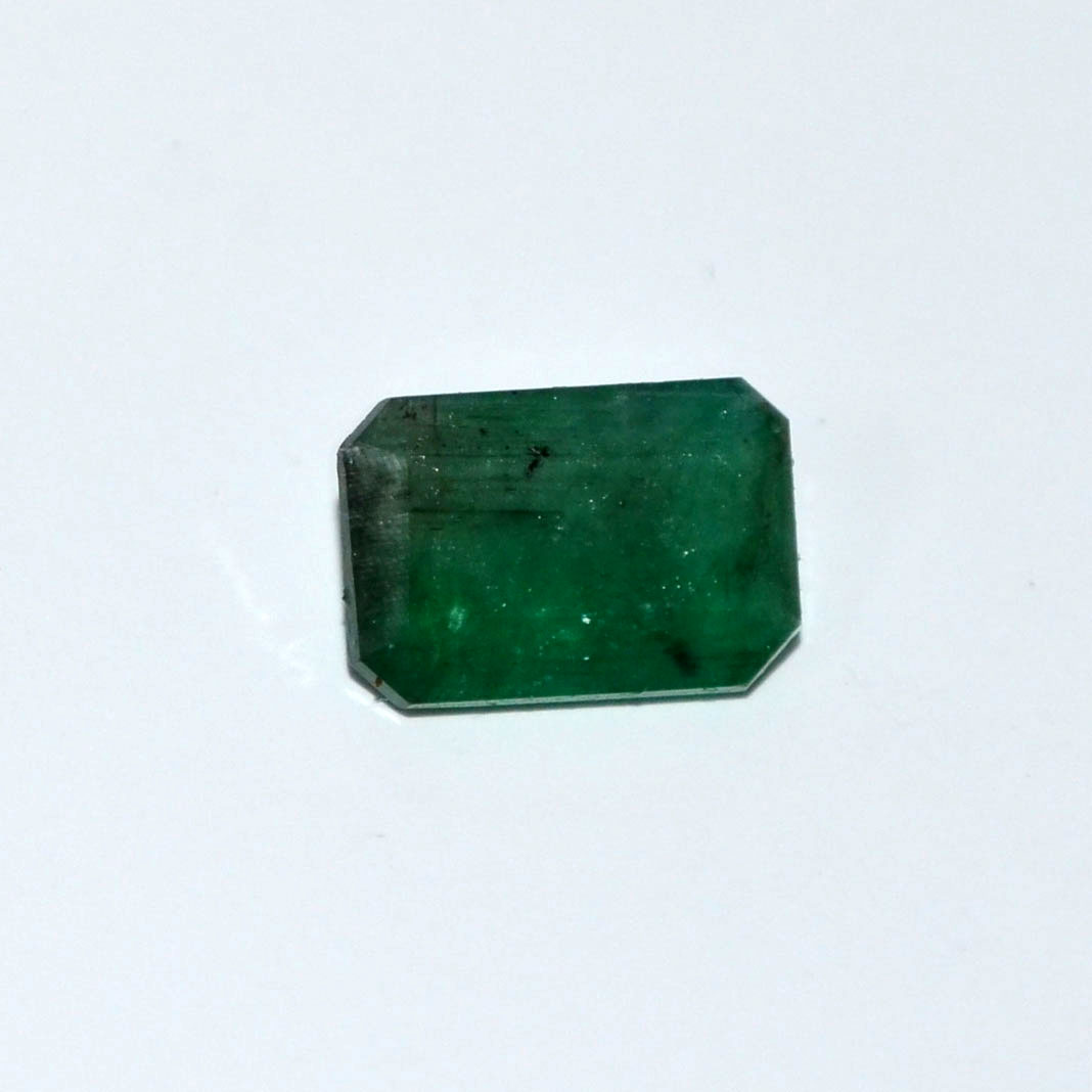 EMERALD 3.8 Ct.