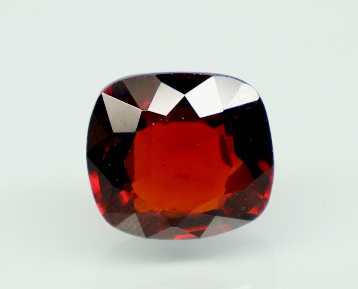 HESSONITE GOMED 7.06 Ct.