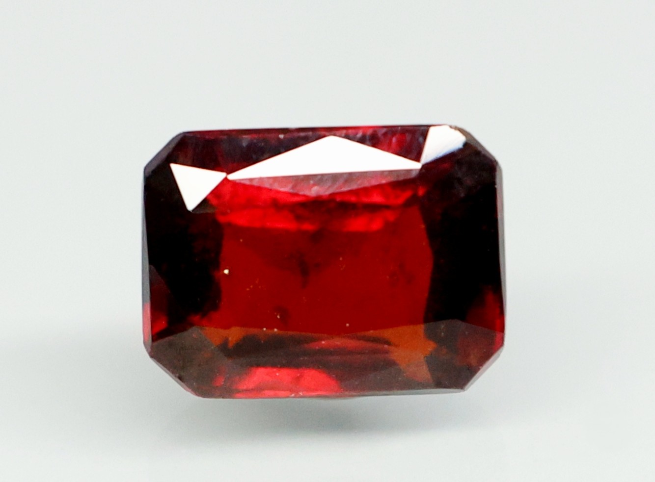 HESSONITE GOMED 7.77 Ct.