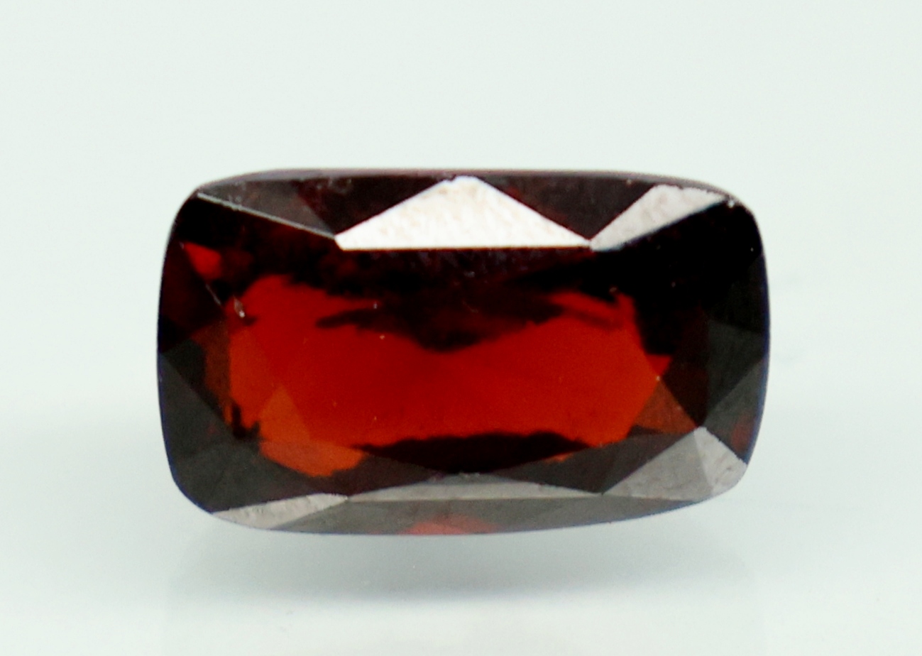 HESSONITE GOMED 5.91 Ct.