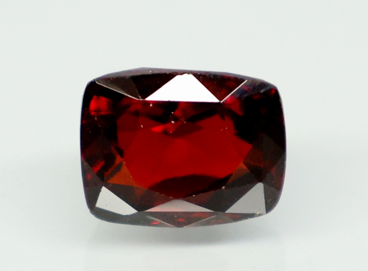 HESSONITE GOMED 7.17 Ct.