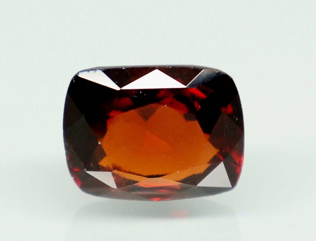 HESSONITE GOMED 6.19 Ct.