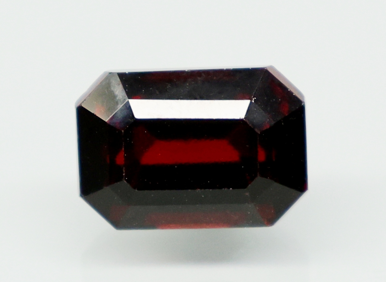 HESSONITE GOMED 7.5 Ct.