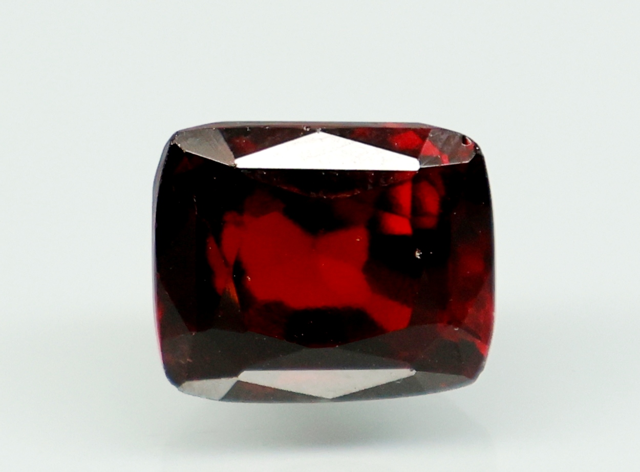 HESSONITE GOMED 8.83 Ct.