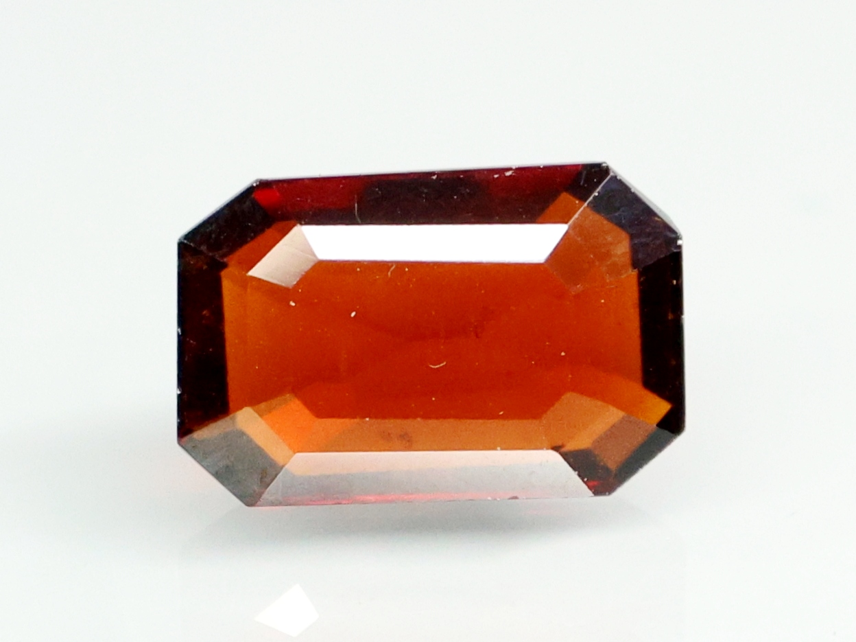 HESSONITE GOMED 7.15 Ct.