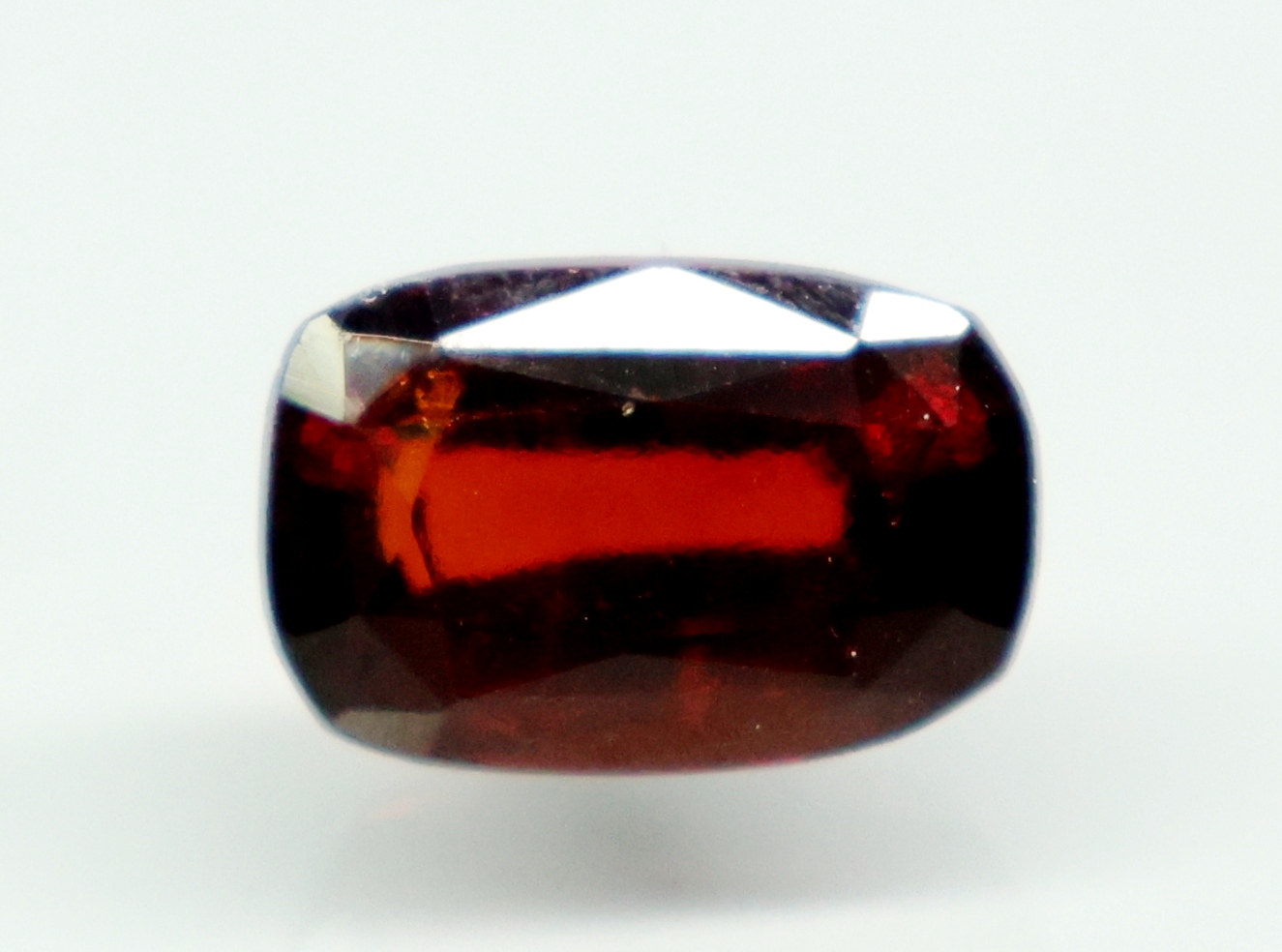 HESSONITE GOMED 7.06 Ct.