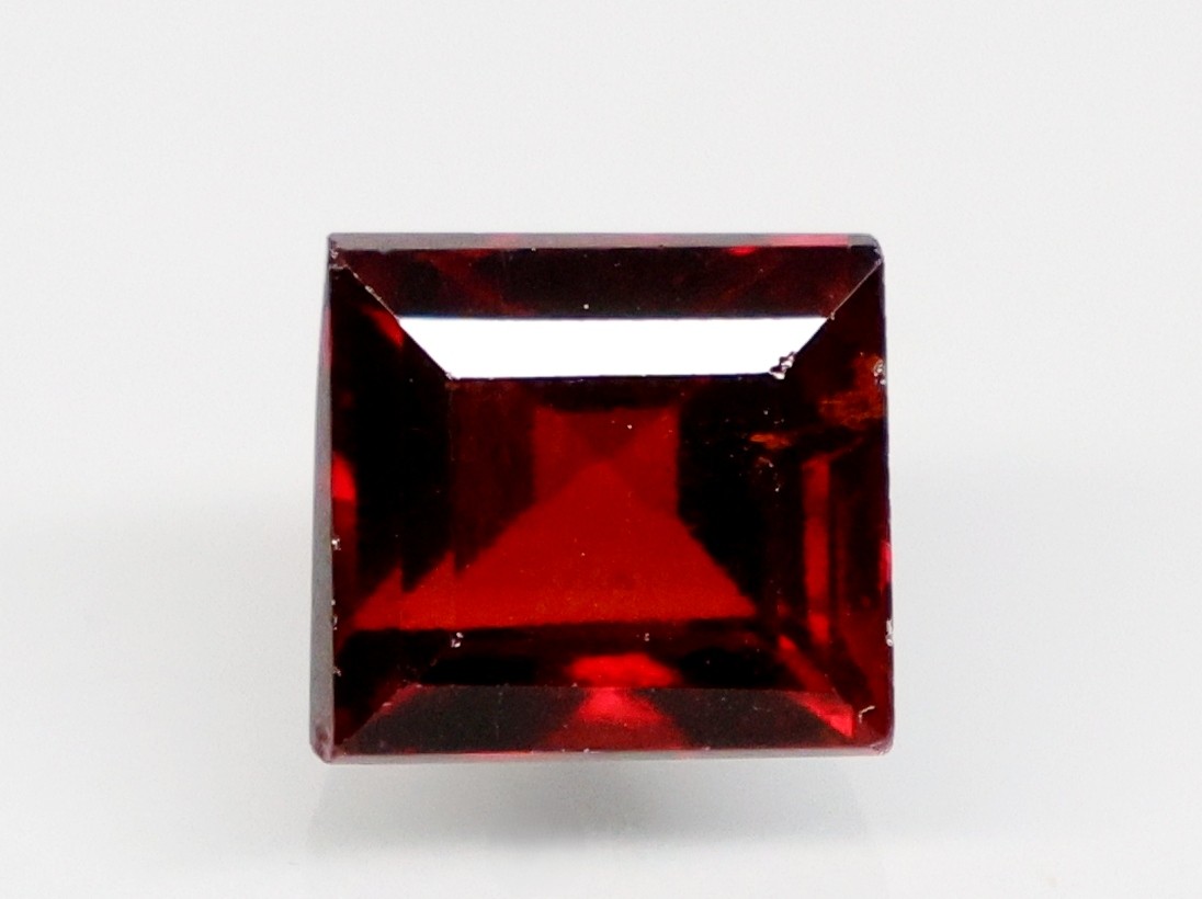 HESSONITE GOMED 6 Ct.