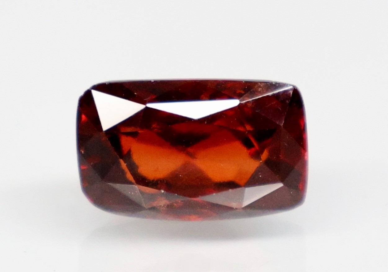 HESSONITE GOMED 6.39 Ct.