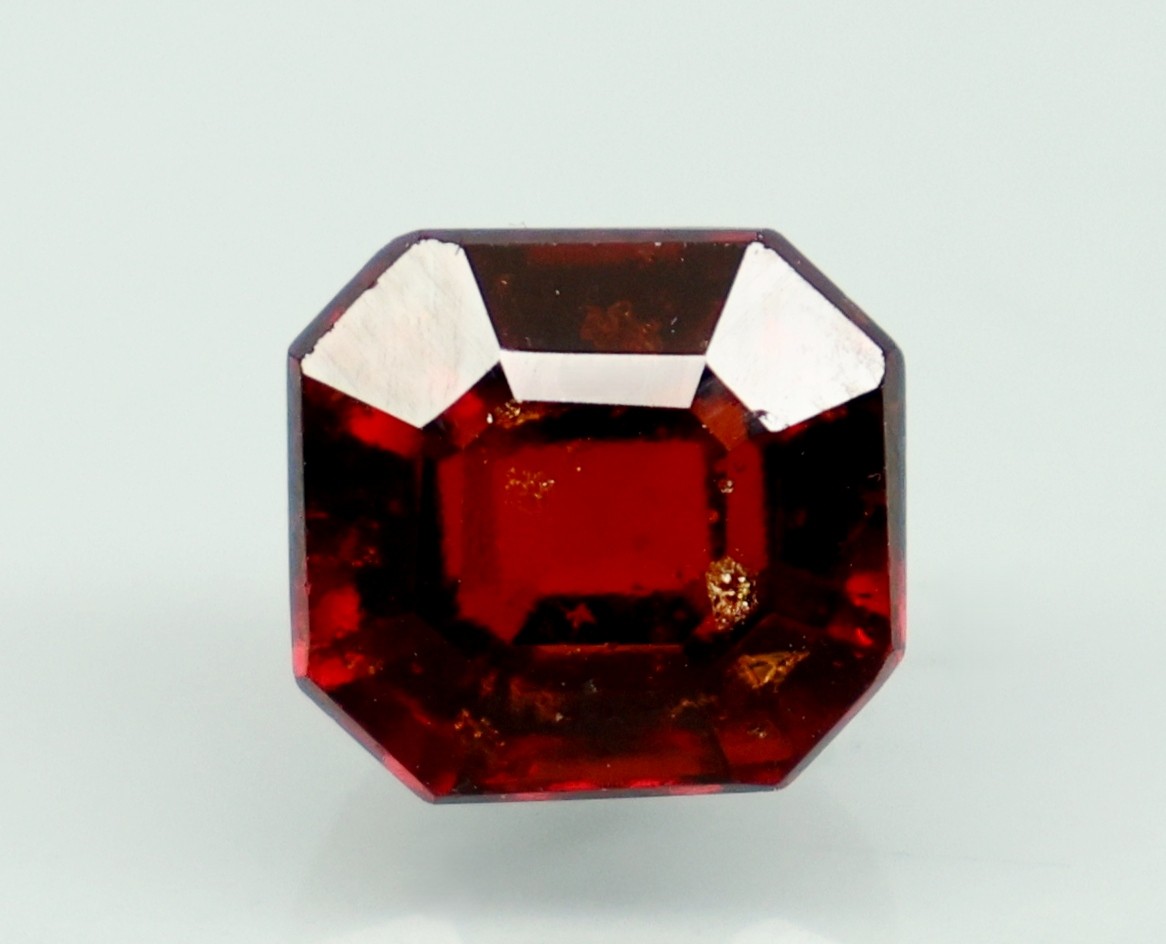 HESSONITE GOMED 6.79 Ct.