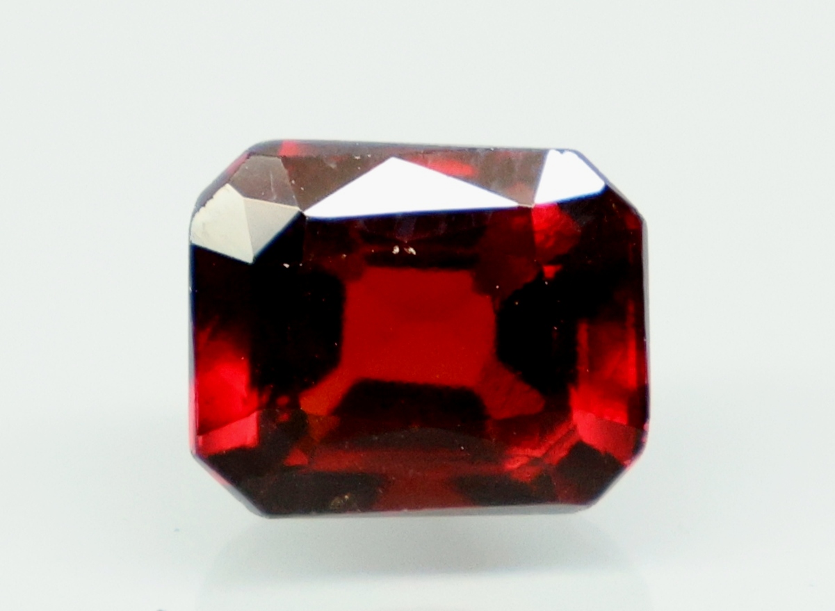 HESSONITE GOMED 6.19 Ct.