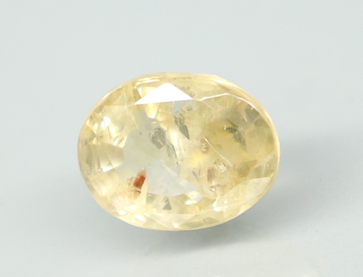 YELLOW SAPPHIRE 5.33 Ct.