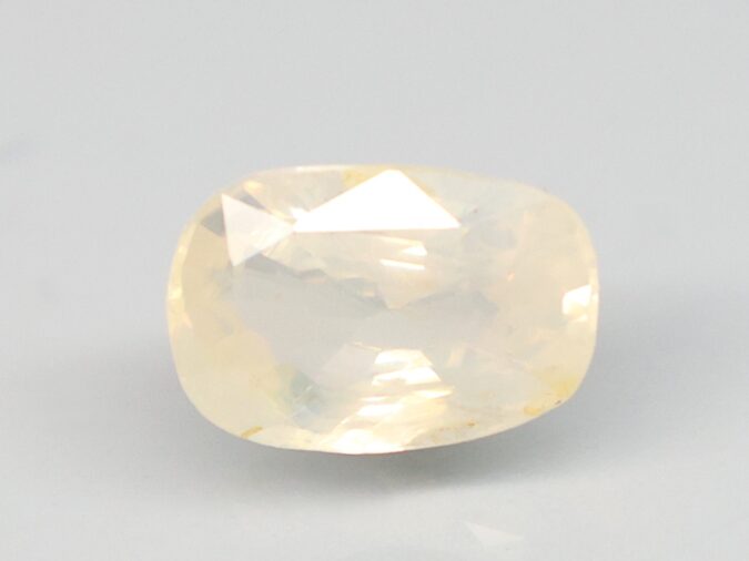 YELLOW SAPPHIRE 4.11 Ct. 1 NYSP8983 1 YELLOW SAPPHIRE 4.11 Ct.