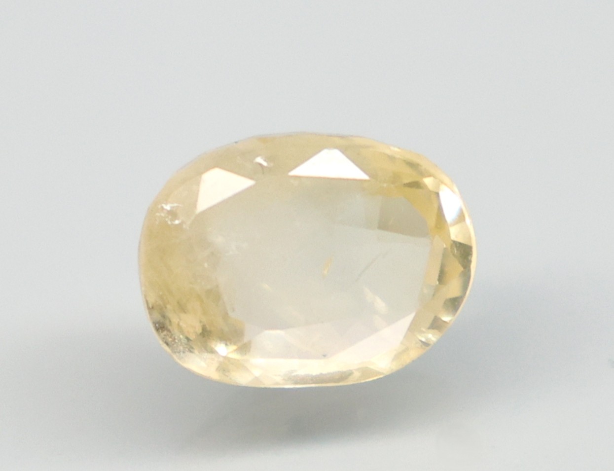 YELLOW SAPPHIRE 3.39 Ct.