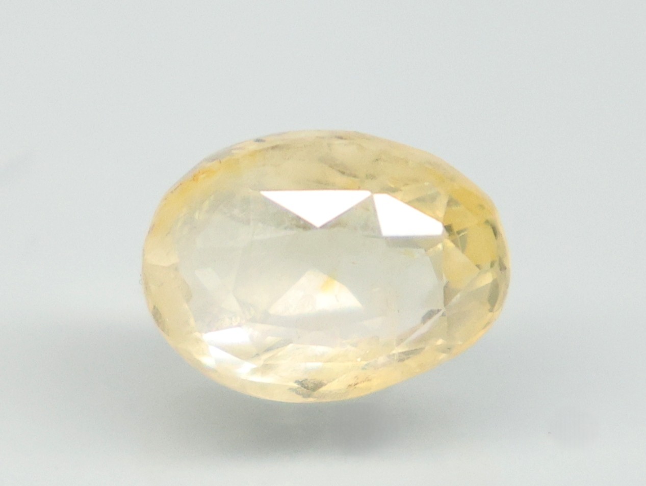 YELLOW SAPPHIRE 3.66 Ct.