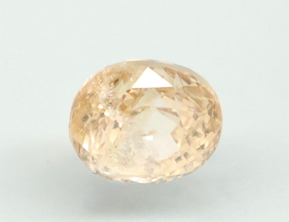 YELLOW SAPPHIRE 3.79 Ct.