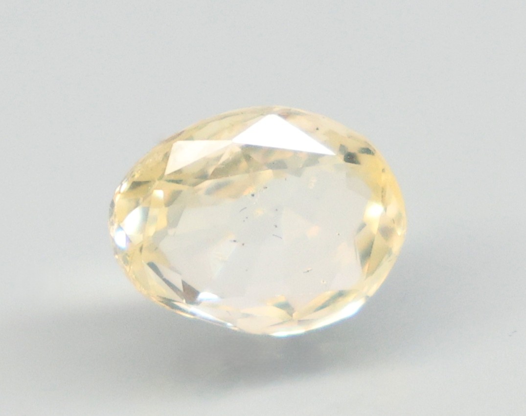 YELLOW SAPPHIRE 3.18 Ct.